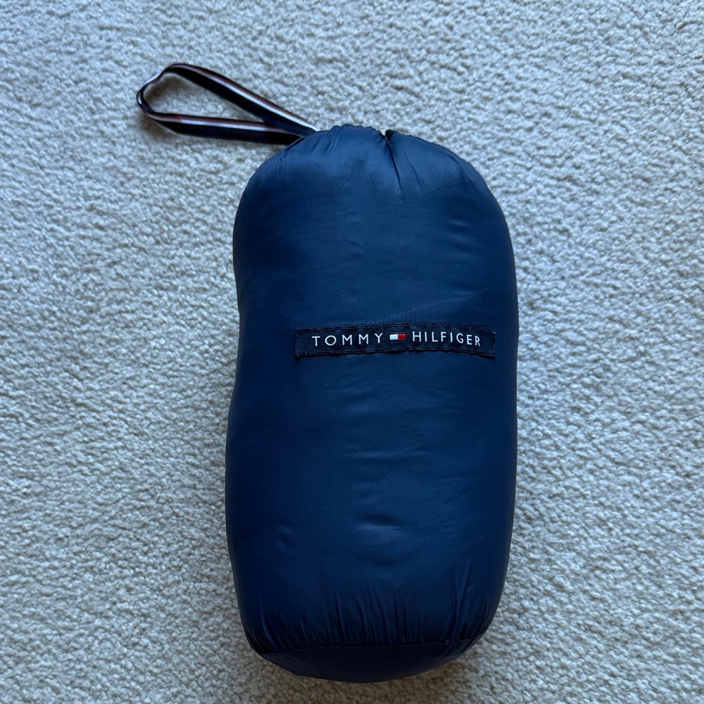 Tommy Hilfiger Men’s Navy Blue Packable Down Jacket Size M
